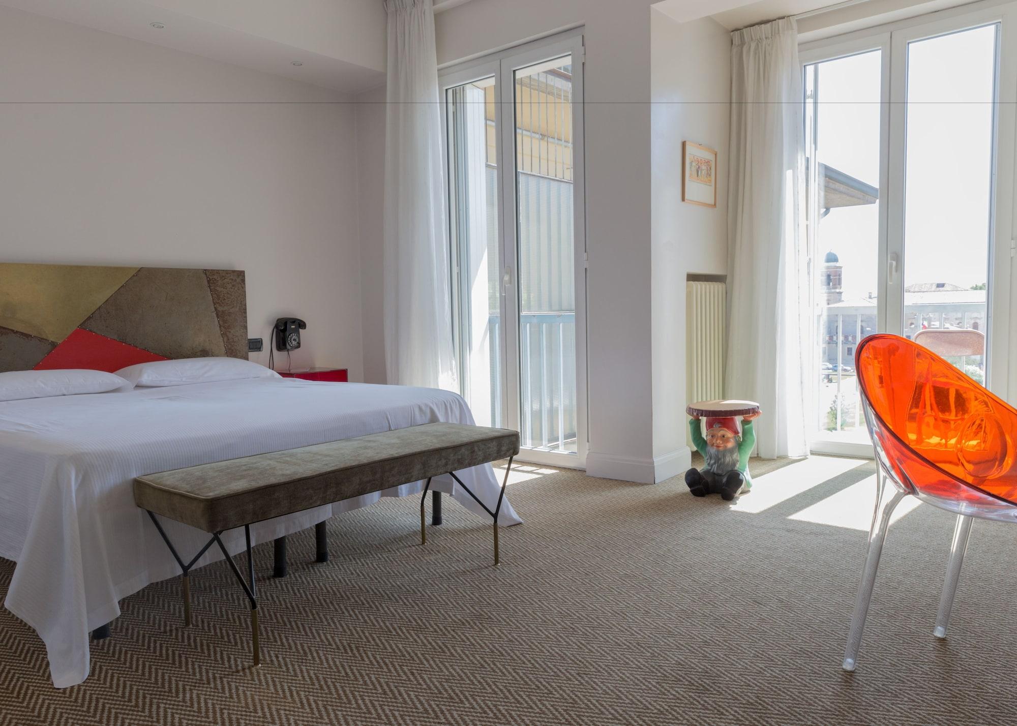 Boutique Hotel Trieste - Adults Only เวโรนา ภายนอก รูปภาพ