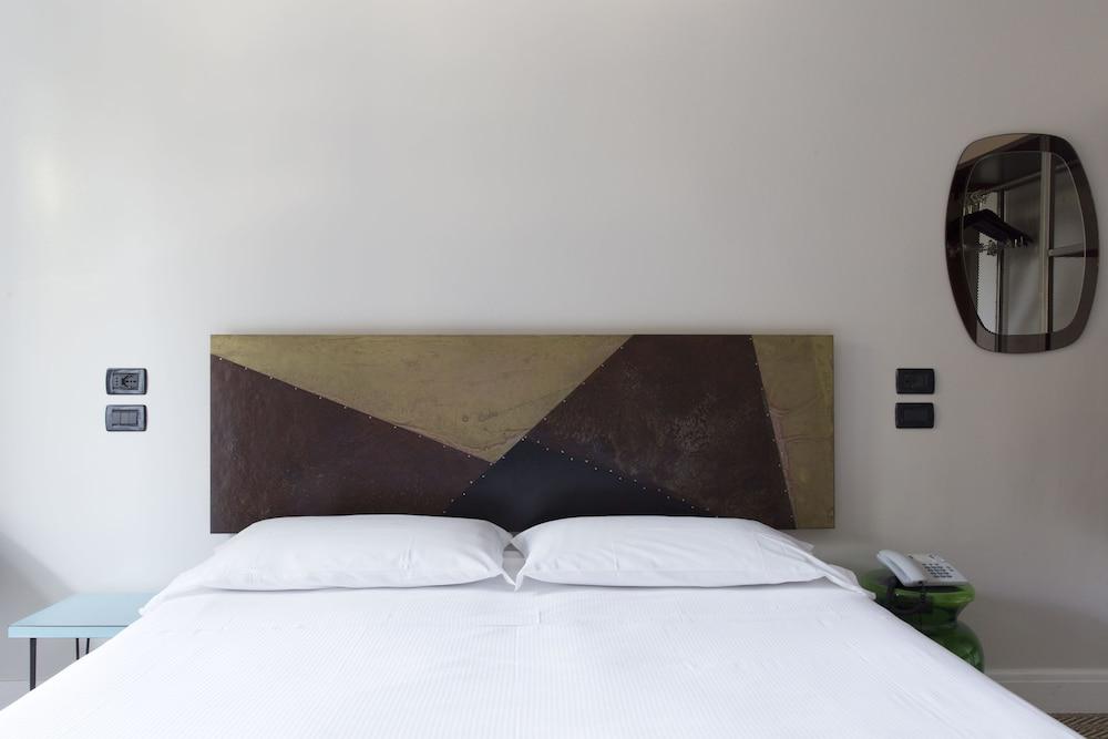 Boutique Hotel Trieste - Adults Only เวโรนา ภายนอก รูปภาพ